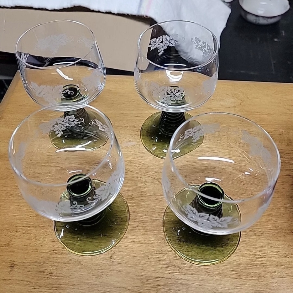 Set of 4 vintage German etched wine roemer glasses